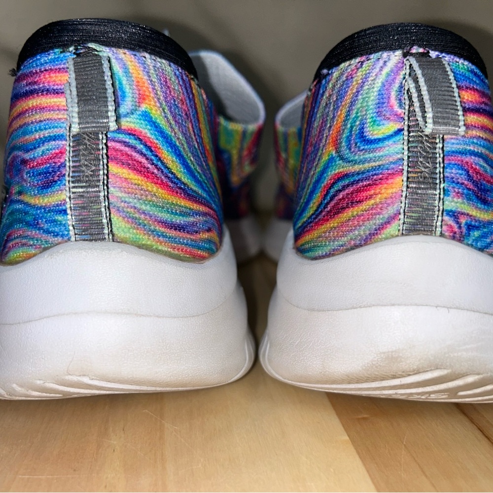 Skechers Multicolor Athletic Shoes - Picture 6 of 7